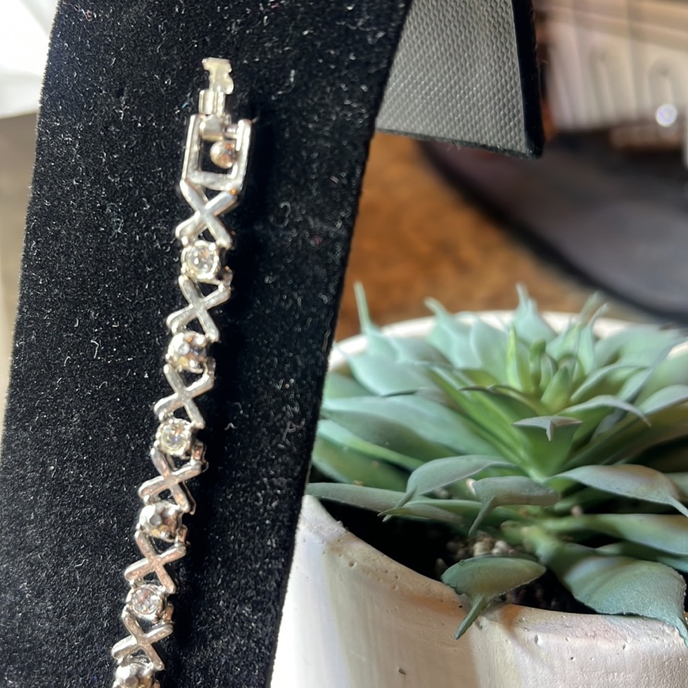 X&O Bracelet. Silver - Picture 3 of 3